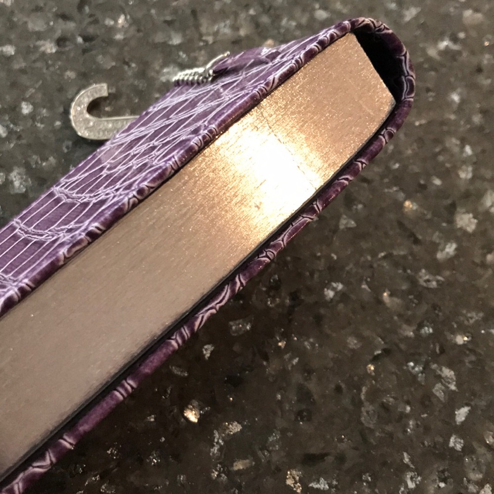 Purple notepad with J initial - Picture 3 of 4